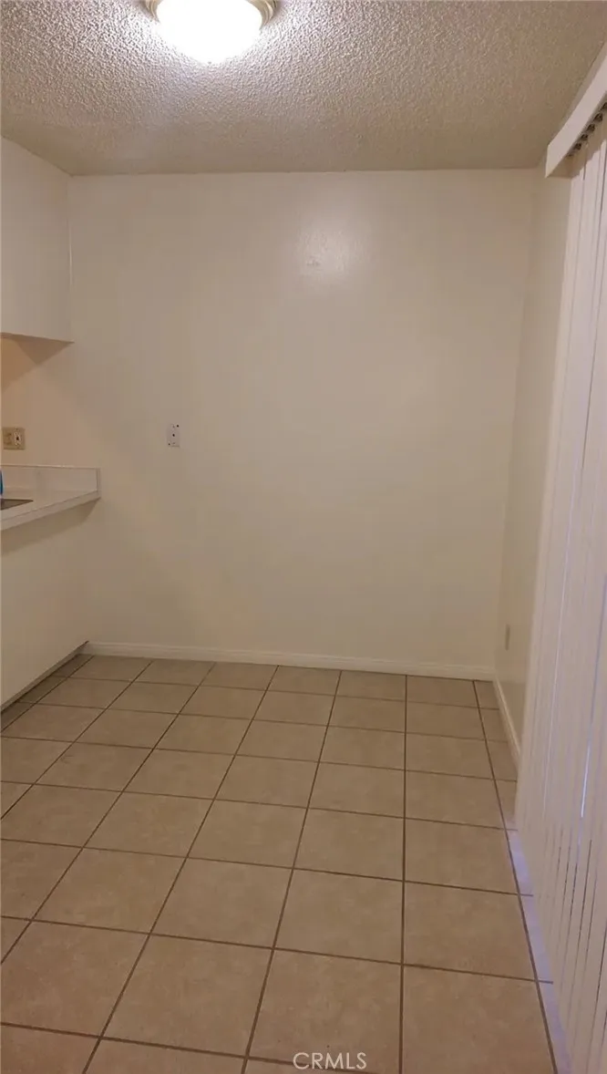160 W Cascade, Rialto, California 92376 home-pic-12