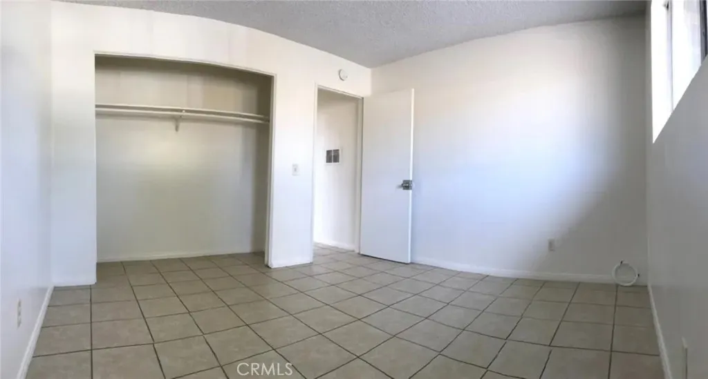 160 W Cascade, Rialto, California 92376 home-pic-22