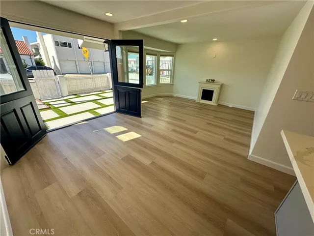 934 Manhattan Avenue, Hermosa Beach, California 90254