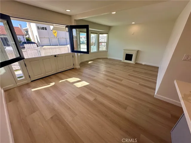 934 Manhattan Avenue, Hermosa Beach, California 90254