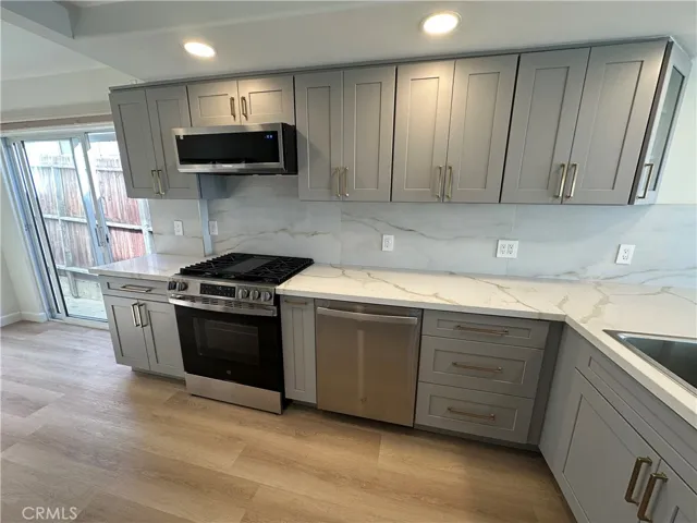 934 Manhattan Avenue, Hermosa Beach, California 90254