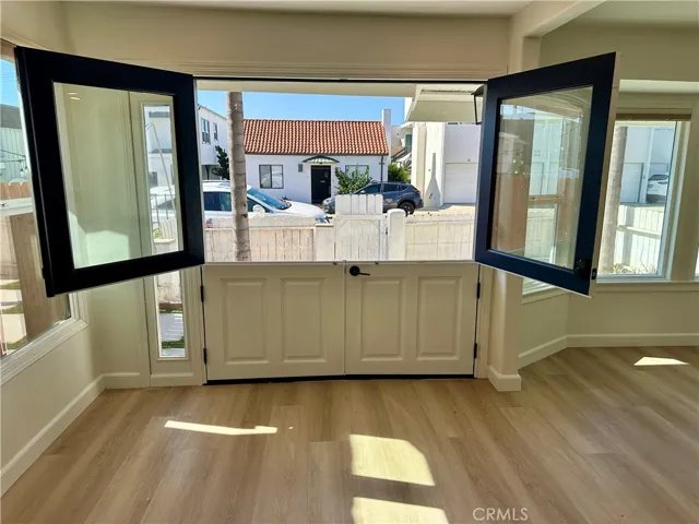 934 Manhattan Avenue, Hermosa Beach, California 90254