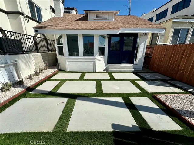 934 Manhattan Avenue, Hermosa Beach, California 90254