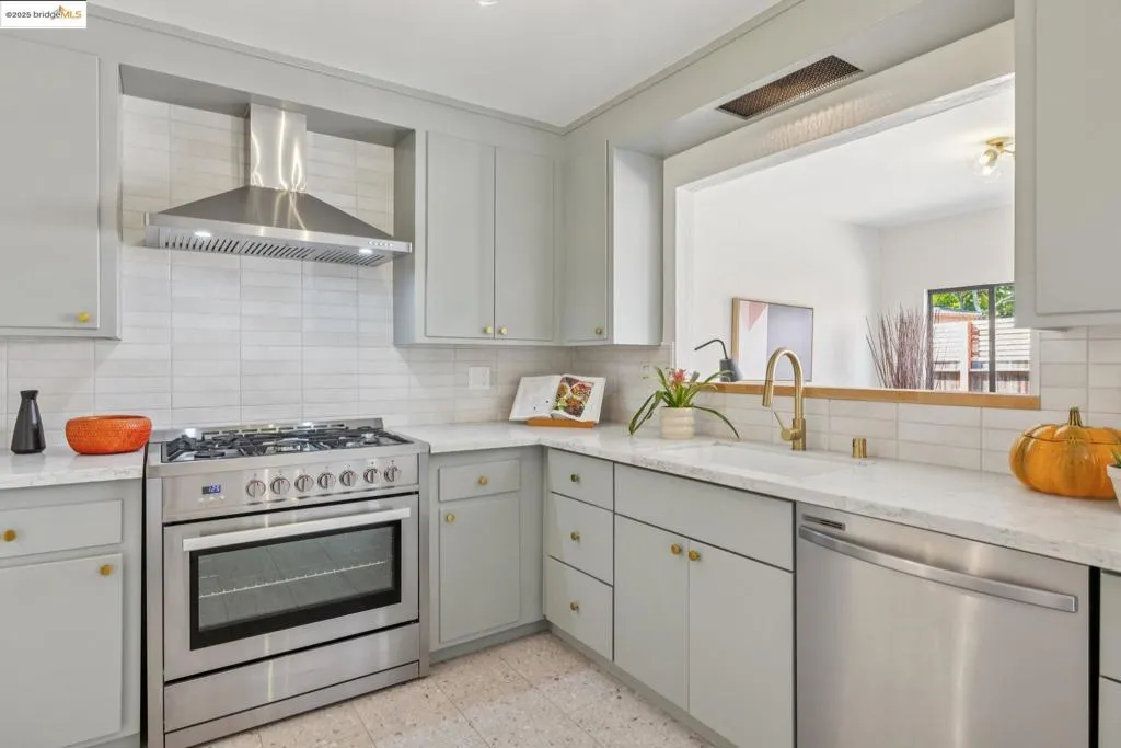 180 Maiden Lane, Oakland, California 94062 home-pic-27