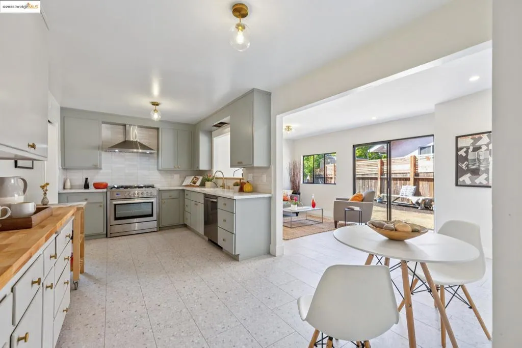 180 Maiden Lane, Oakland, California 94062 home-pic-24