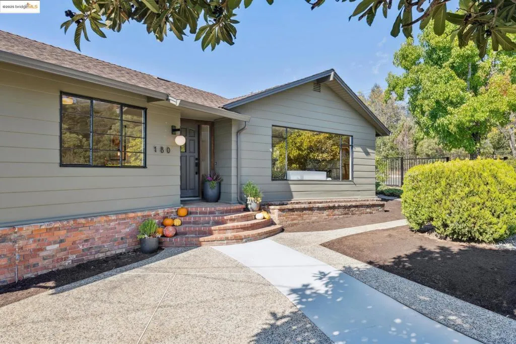180 Maiden Lane, Oakland, California 94062 home-pic-1
