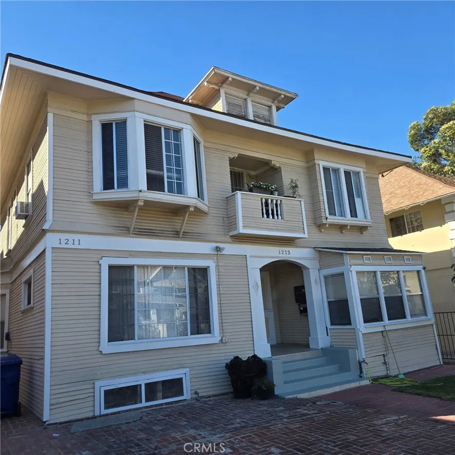 1211 Elden Ave., Los Angeles, California 90006 home-pic-1
