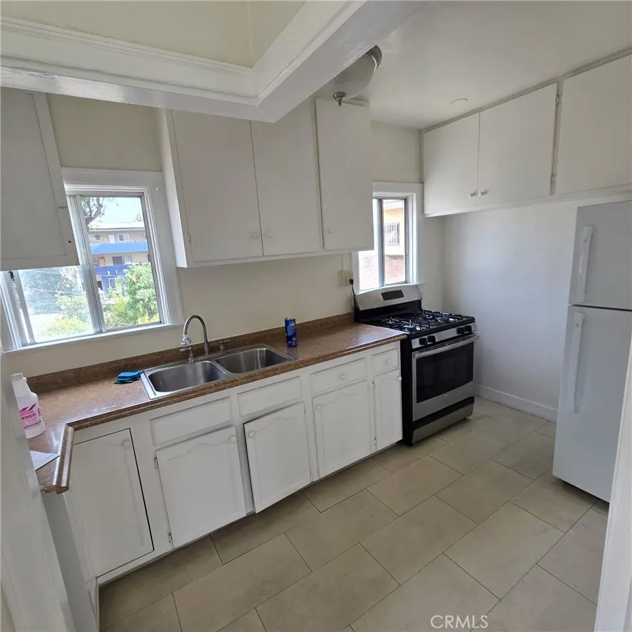 1211 Elden Ave., Los Angeles, California 90006 home-pic-3