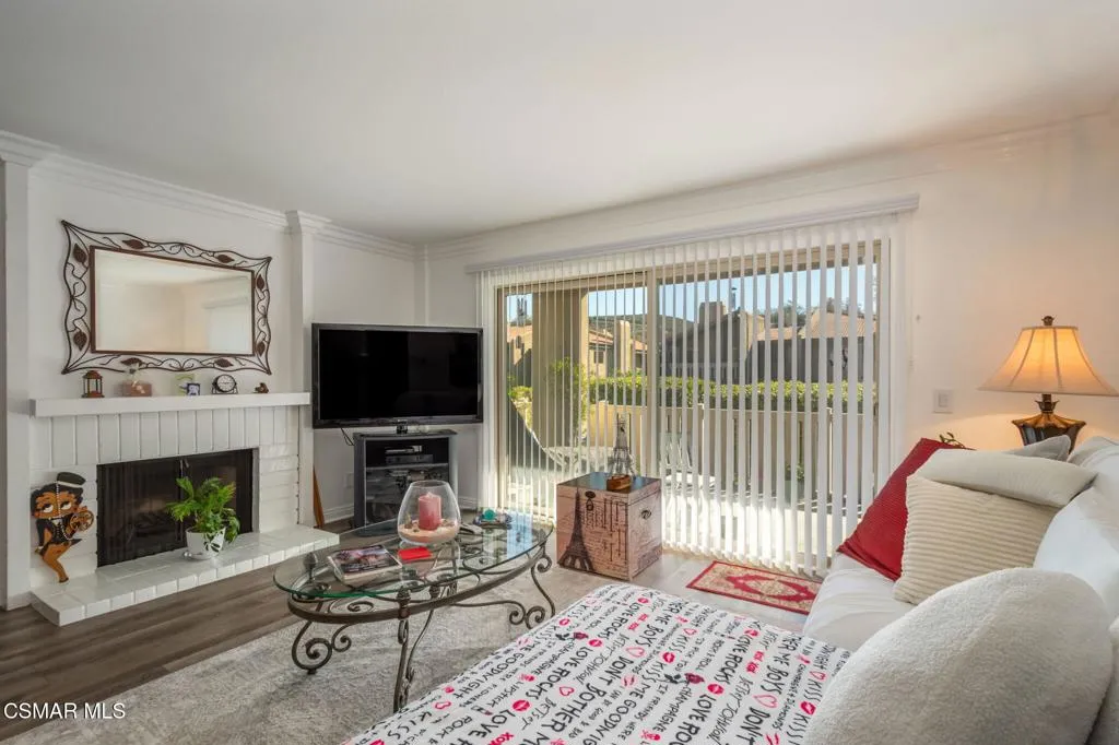 248 Oakleaf Drive 107, Thousand Oaks, California 91360 home-pic-0