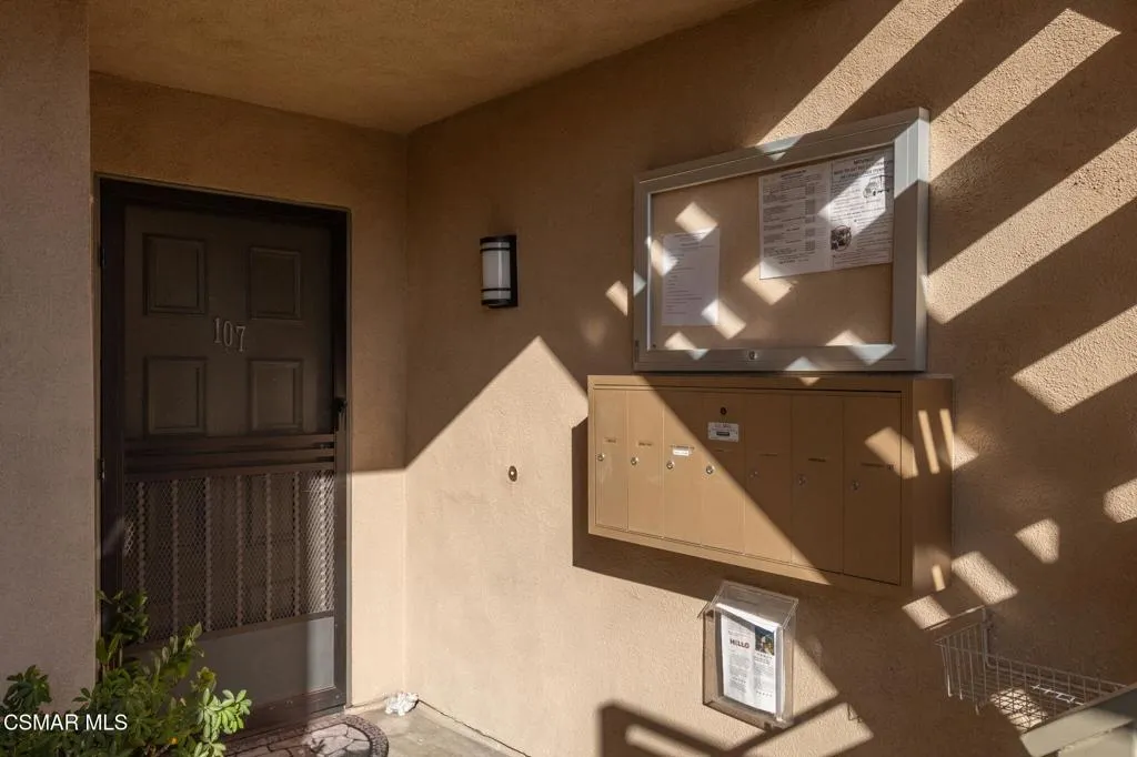 248 Oakleaf Drive 107, Thousand Oaks, California 91360 home-pic-1