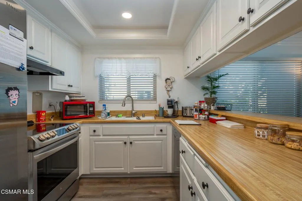 248 Oakleaf Drive 107, Thousand Oaks, California 91360 home-pic-3