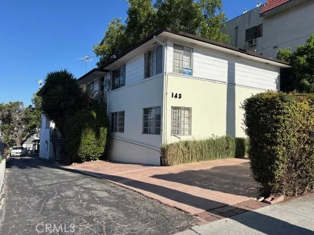 143 N Commonwealth, Los Angeles, California 90004