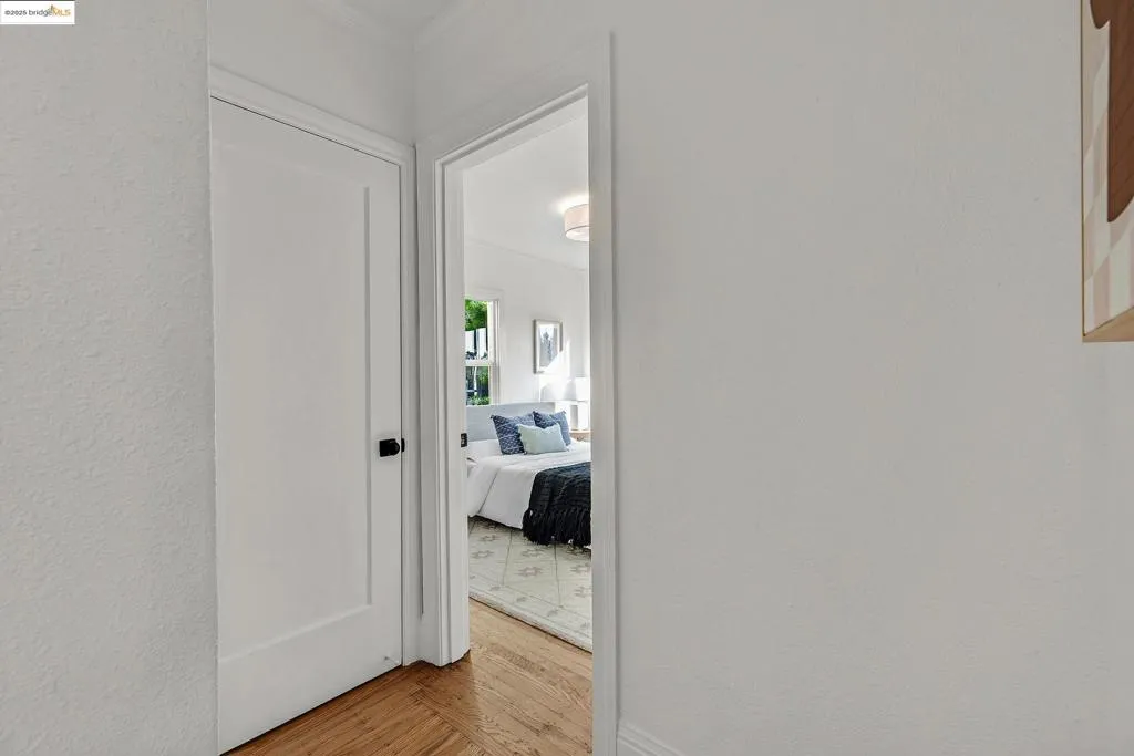 1515 Derby St, Berkeley, California 94703 home-pic-20