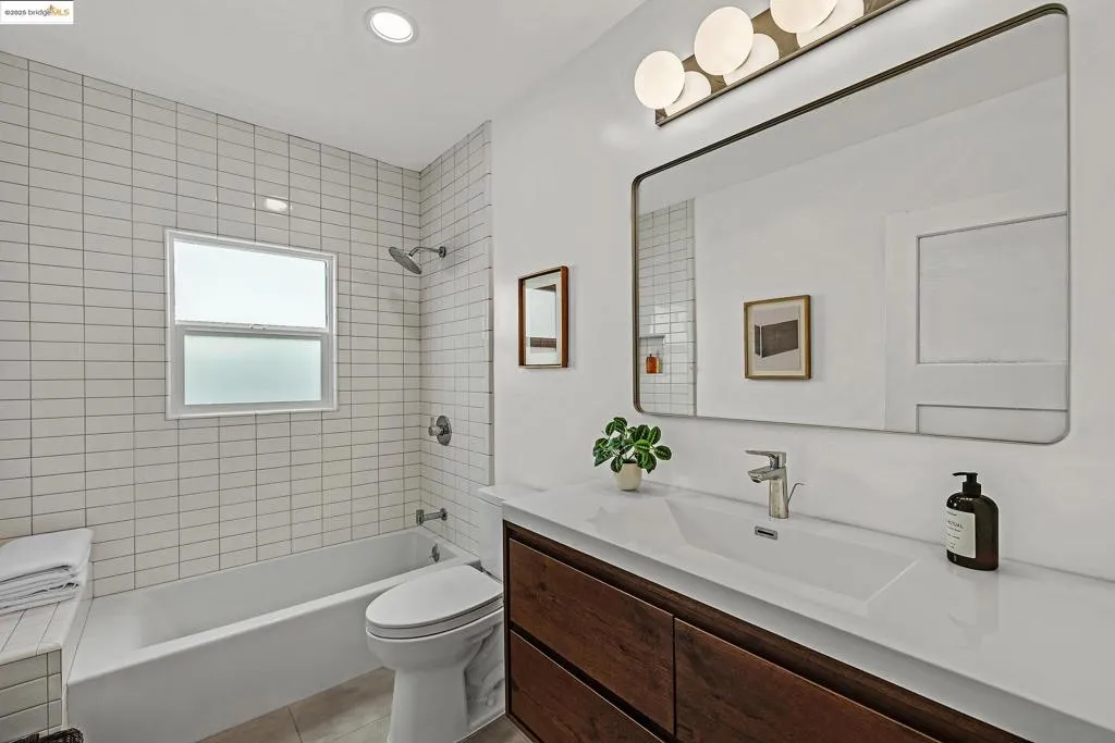 1515 Derby St, Berkeley, California 94703 home-pic-25