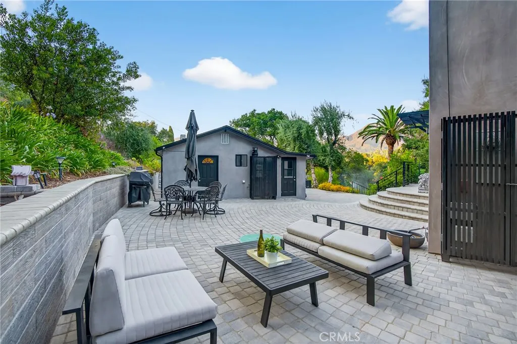 7572 -7582 Mcgroarty Terrace, Los Angeles, California 91042 home-pic-23