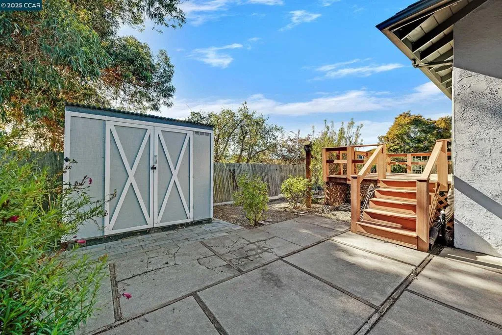 2543 Francis Dr, Pinole, California 94564 home-pic-23