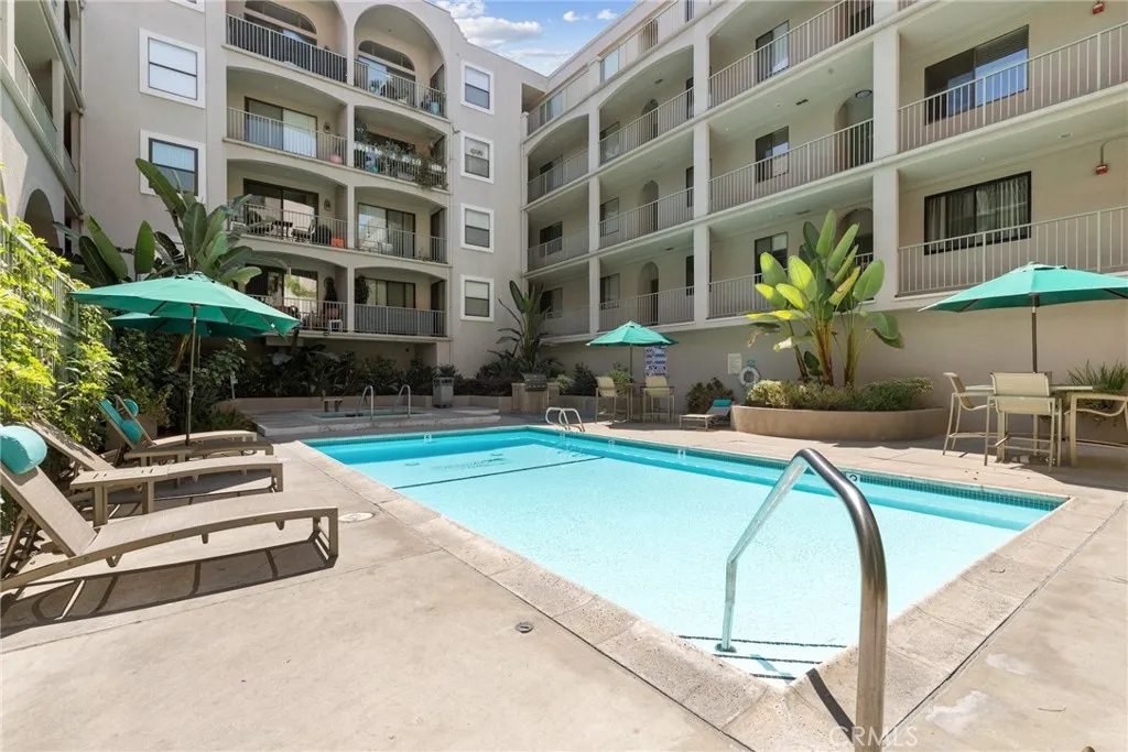 555 Maine 210, Long Beach, California 90802 home-pic-0