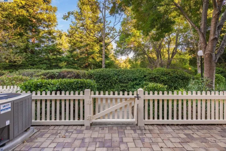 7472 Oxford Cir, Dublin, California 94568