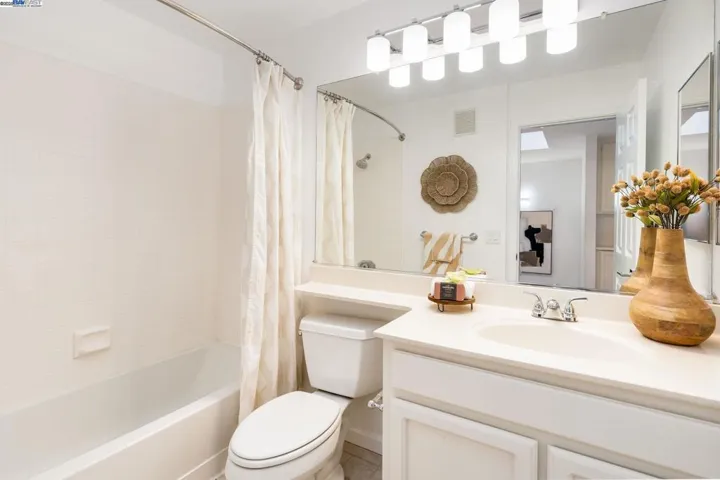 7472 Oxford Cir, Dublin, California 94568