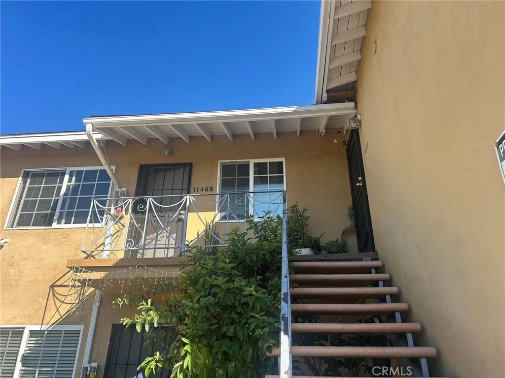 6400 Camellia, Los Angeles, California 91606 home-pic-11