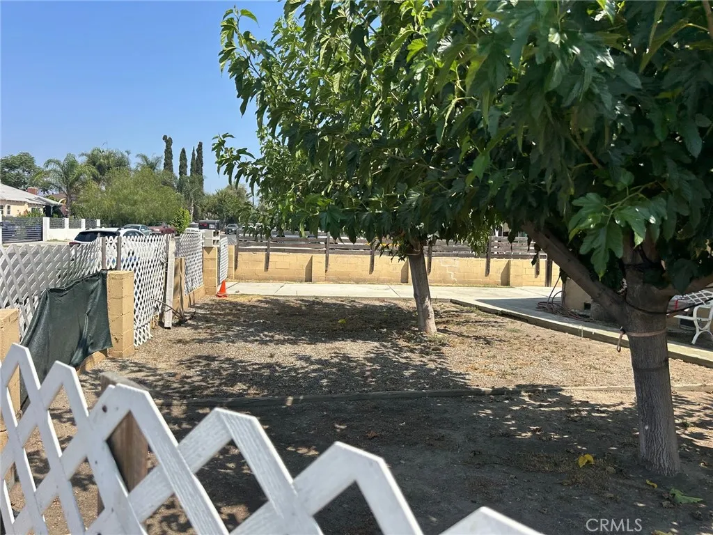 6400 Camellia, Los Angeles, California 91606 home-pic-12