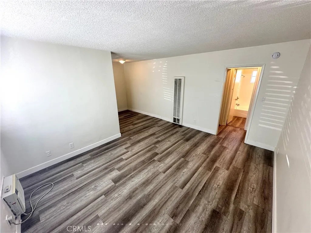 6400 Camellia, Los Angeles, California 91606 home-pic-1