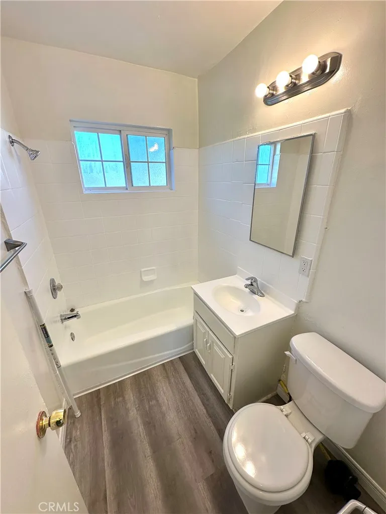 6400 Camellia, Los Angeles, California 91606 home-pic-2
