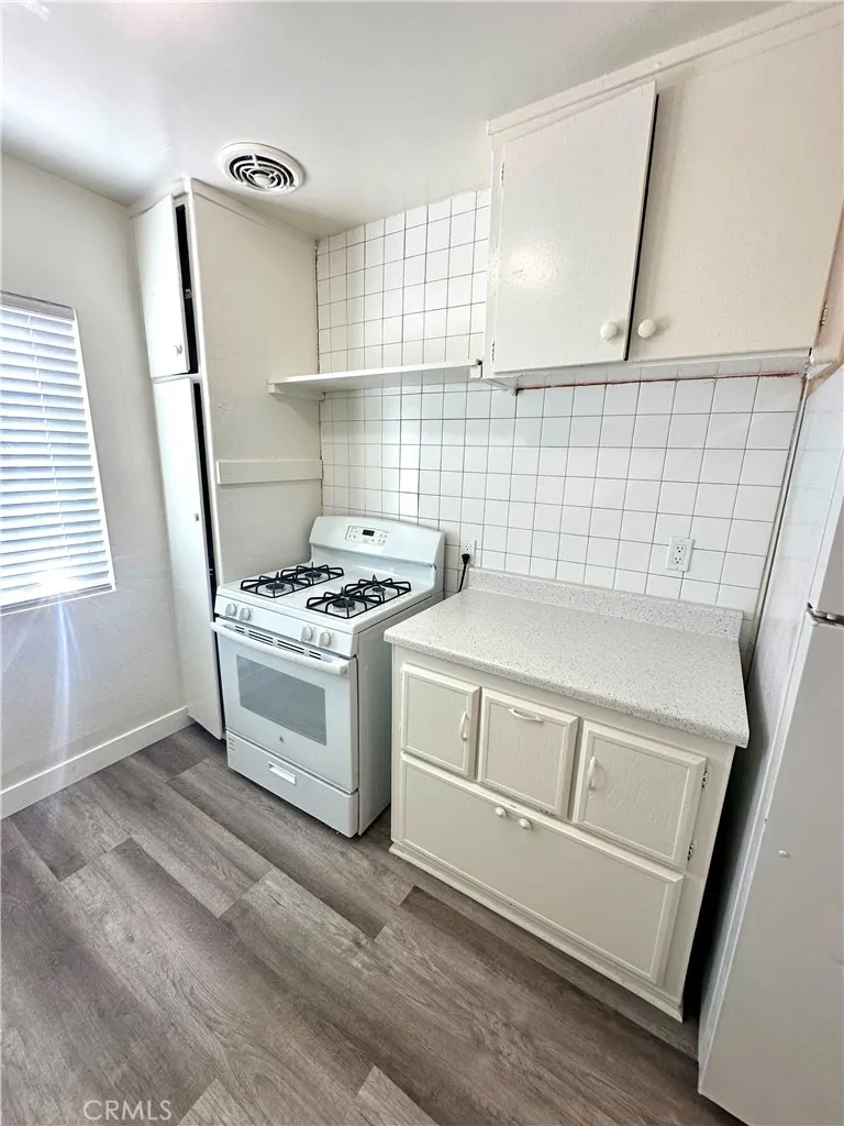 6400 Camellia, Los Angeles, California 91606 home-pic-4