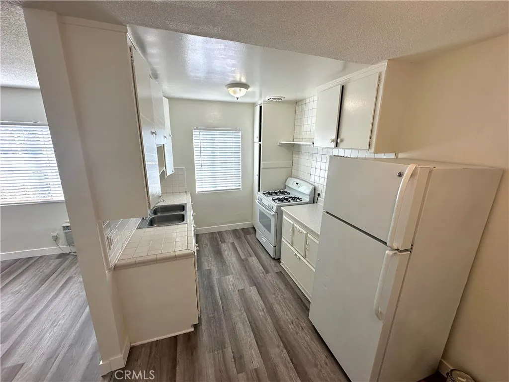 6400 Camellia, Los Angeles, California 91606 home-pic-0