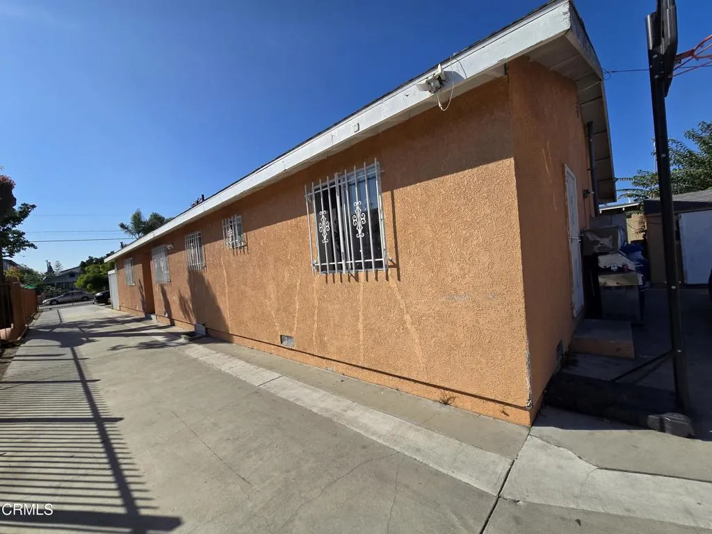 9536 Bandera Street, Los Angeles, California 90002 home-pic-2