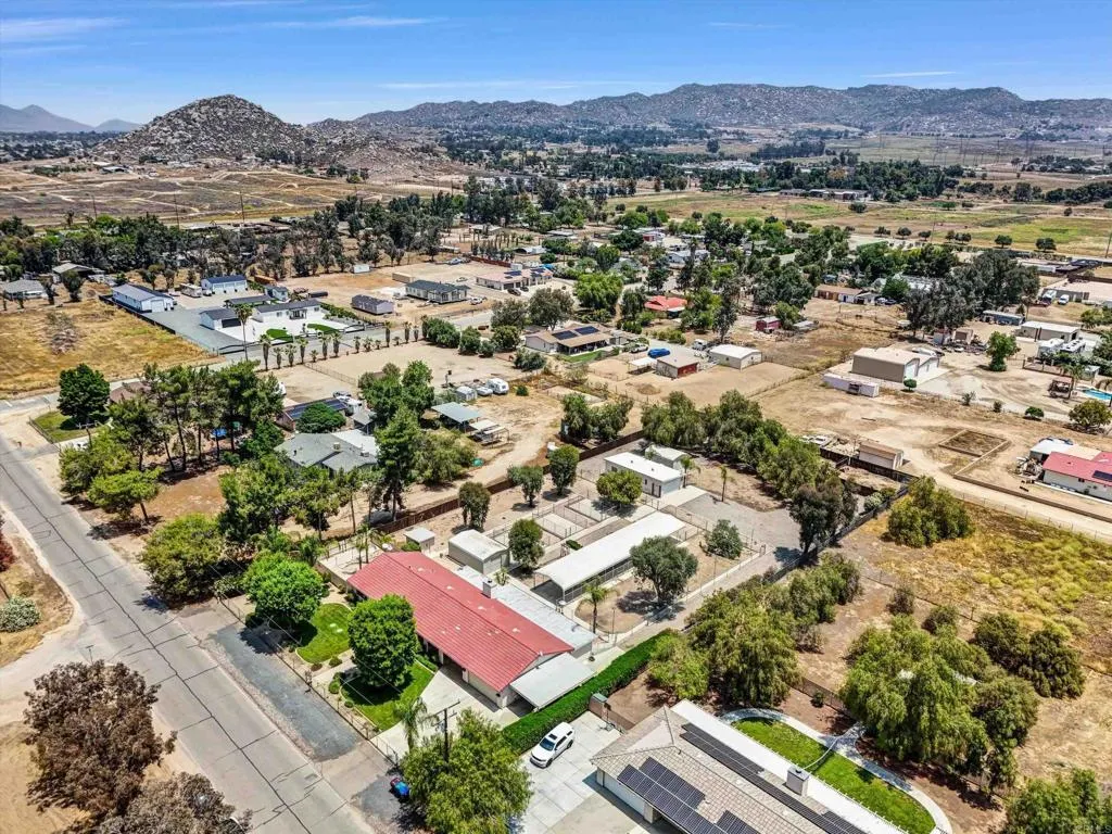 25270 Trade Winds Drive, Menifee, California 92585 home-pic-48