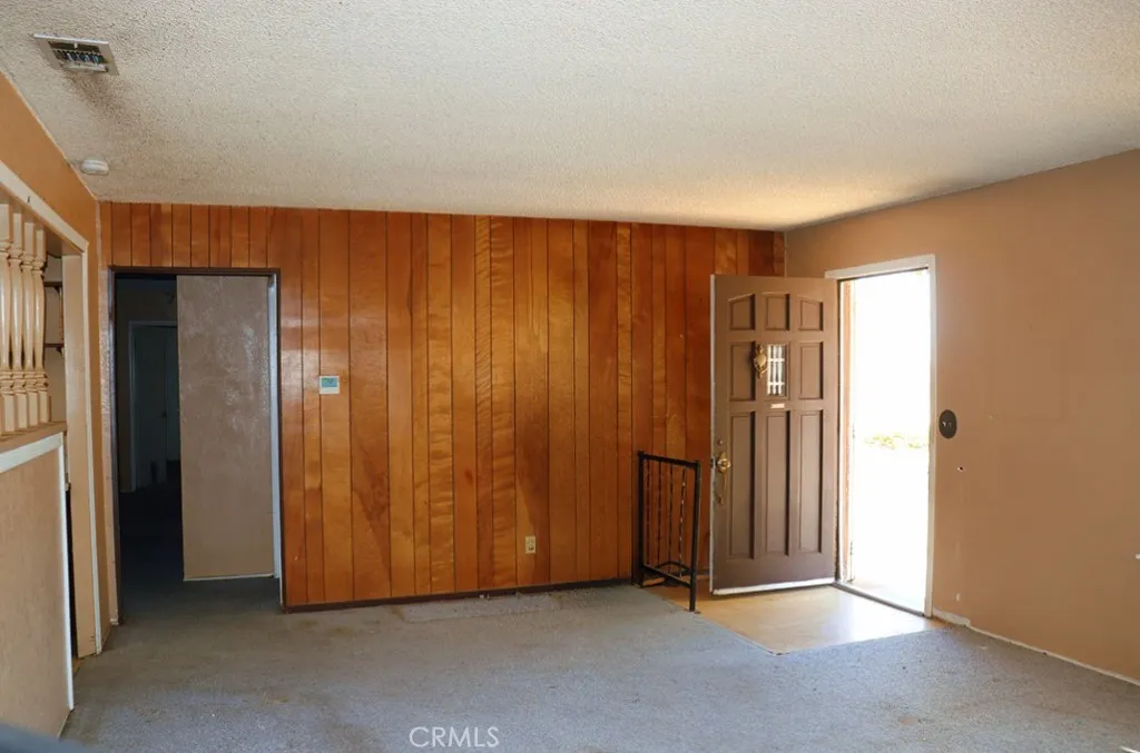 9632 Juniper Street, Apple Valley, California 92308 home-pic-2