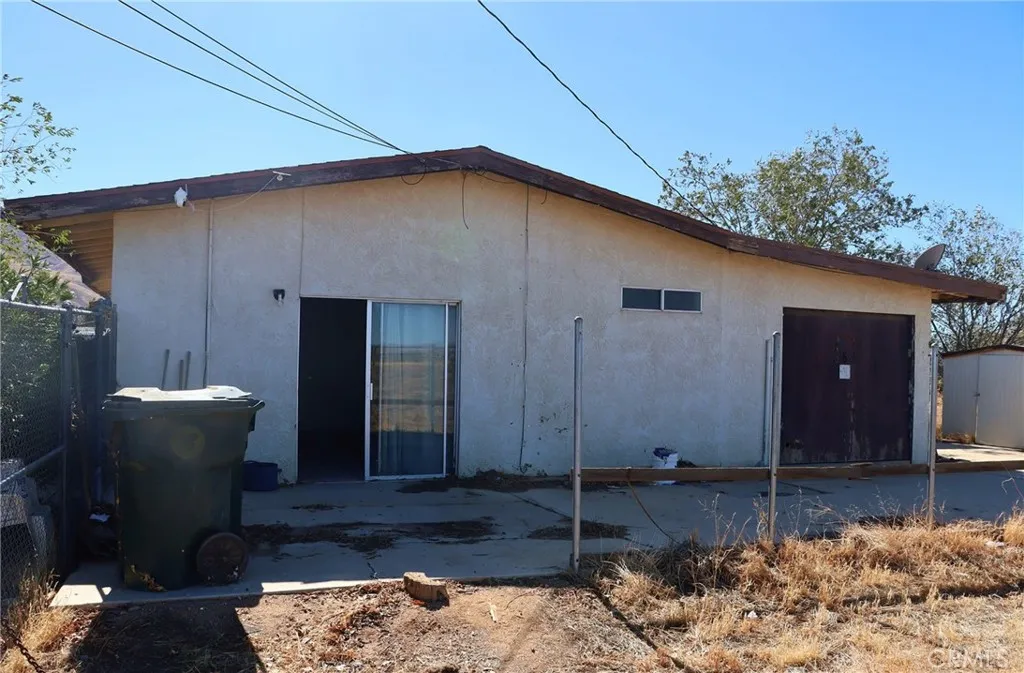 9632 Juniper Street, Apple Valley, California 92308 home-pic-15