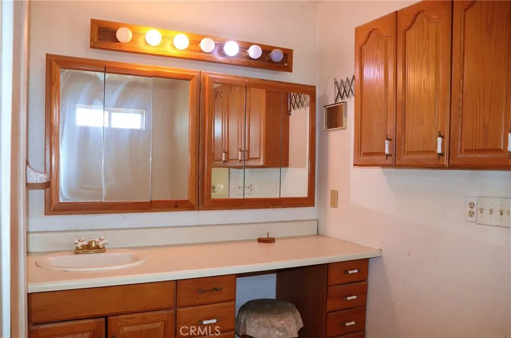 9632 Juniper Street, Apple Valley, California 92308 home-pic-11