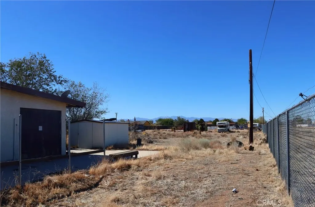 9632 Juniper Street, Apple Valley, California 92308 home-pic-16