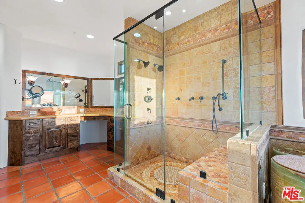 7047 Vista Del Mar Lane, Playa Del Rey, California 90293 home-pic-31