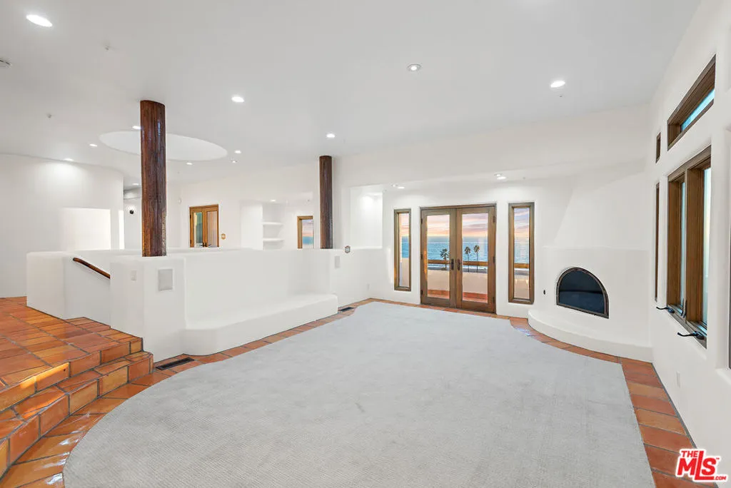 7047 Vista Del Mar Lane, Playa Del Rey, California 90293 home-pic-9