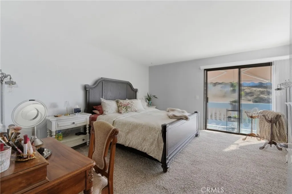 22535 San Joaquin W, Canyon Lake, California 92587 home-pic-28