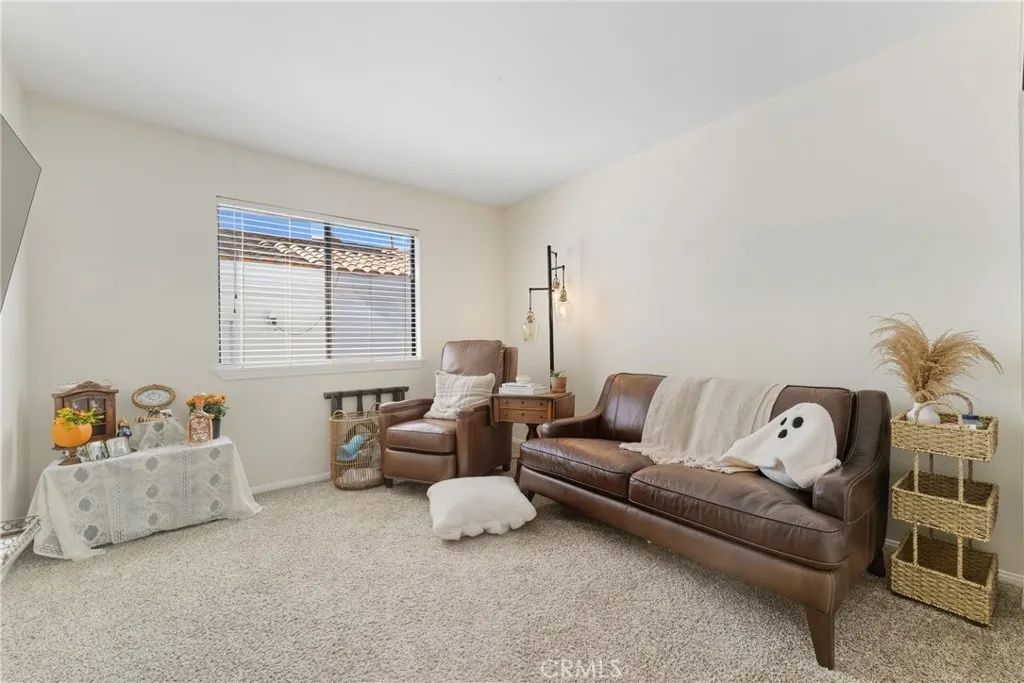 22535 San Joaquin W, Canyon Lake, California 92587 home-pic-23