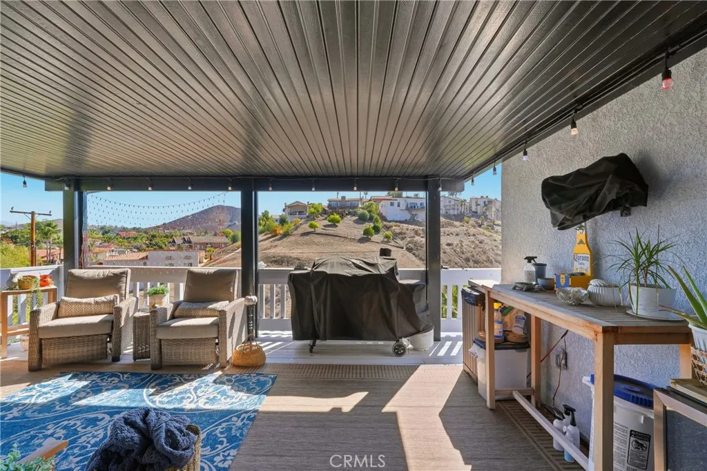 22535 San Joaquin W, Canyon Lake, California 92587 home-pic-16