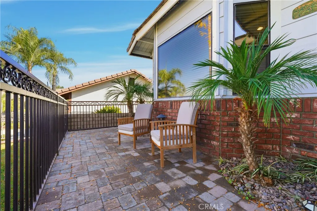 22535 San Joaquin W, Canyon Lake, California 92587 home-pic-2