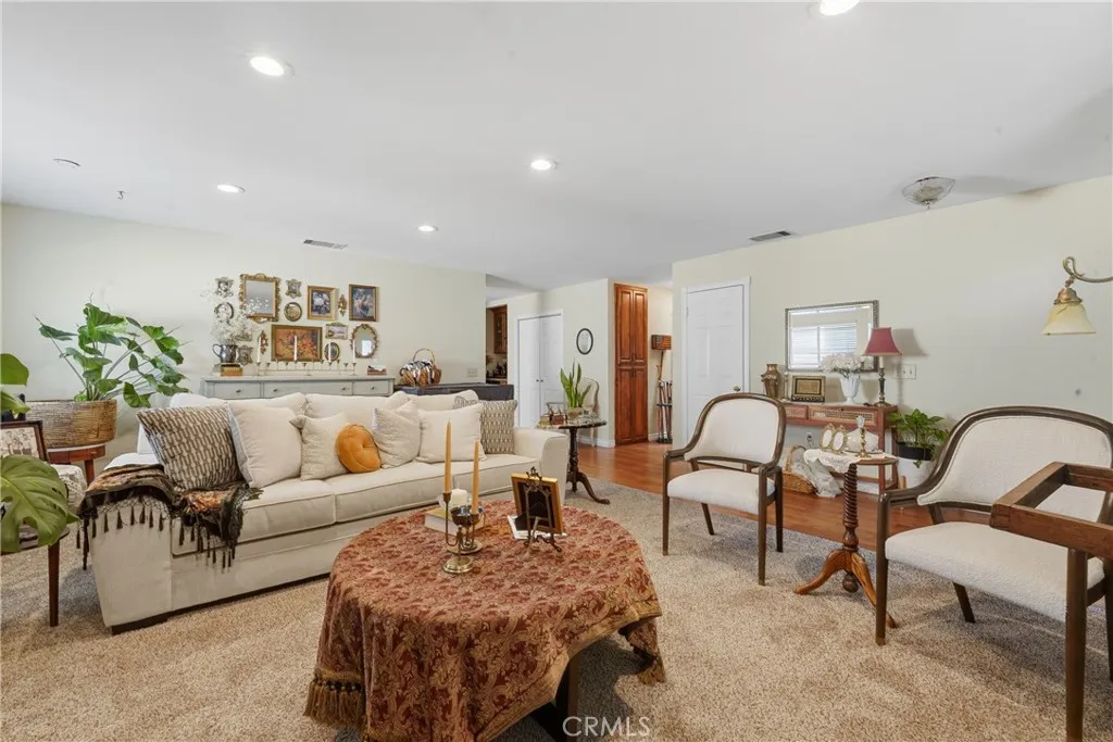 22535 San Joaquin W, Canyon Lake, California 92587 home-pic-7
