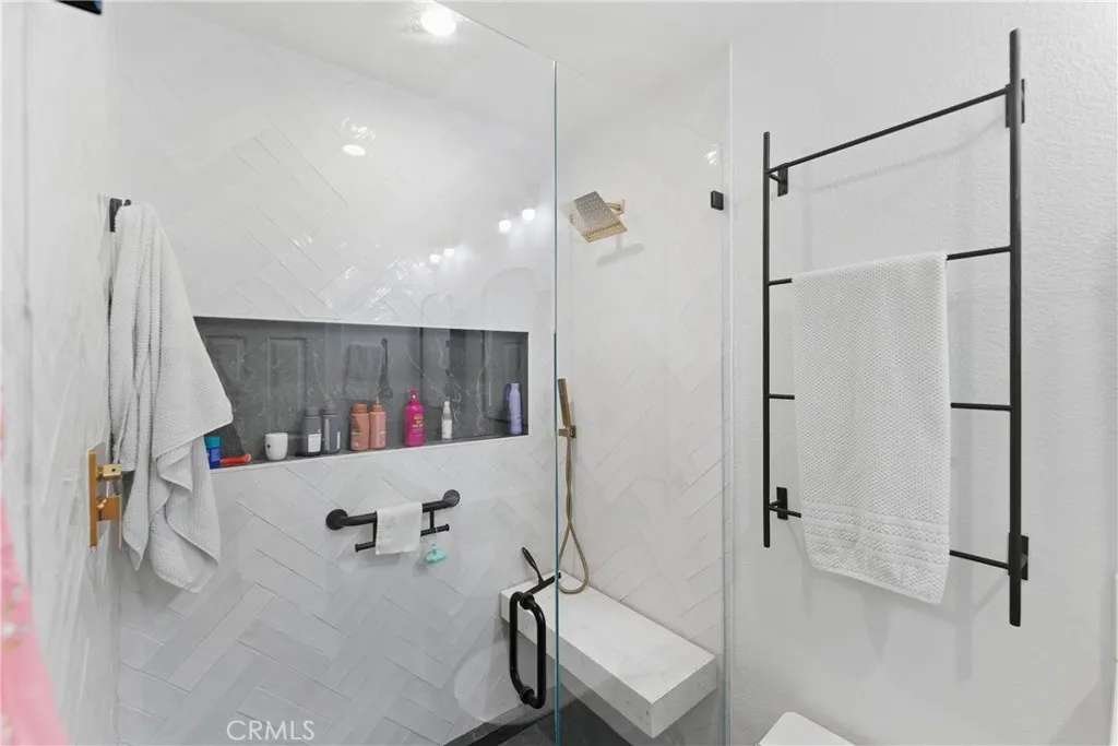 22535 San Joaquin W, Canyon Lake, California 92587 home-pic-33
