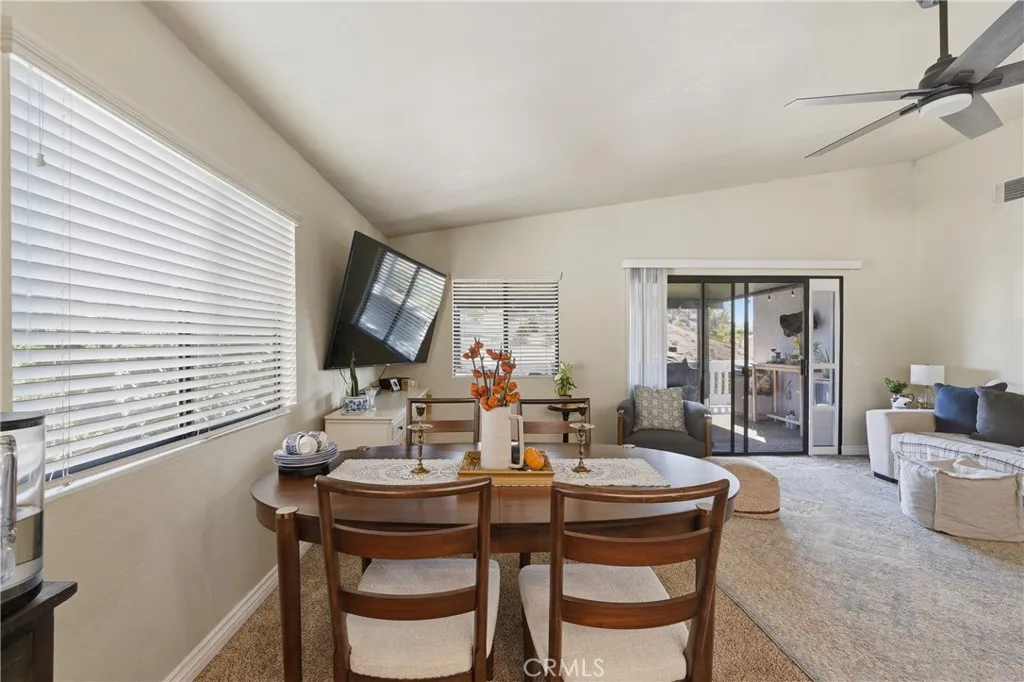 22535 San Joaquin W, Canyon Lake, California 92587 home-pic-13