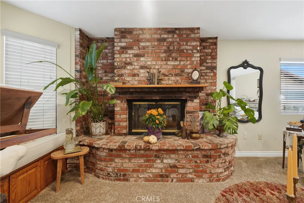 22535 San Joaquin W, Canyon Lake, California 92587 home-pic-8