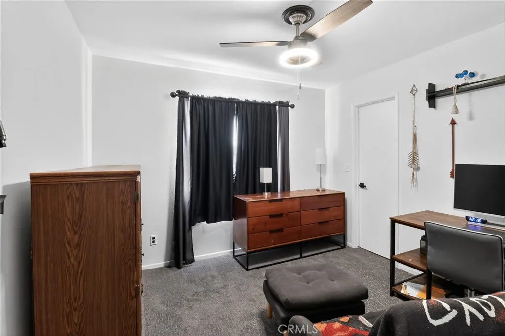 16485 Dale Evans (aztec) Parkway, Apple Valley, California 92307 home-pic-23