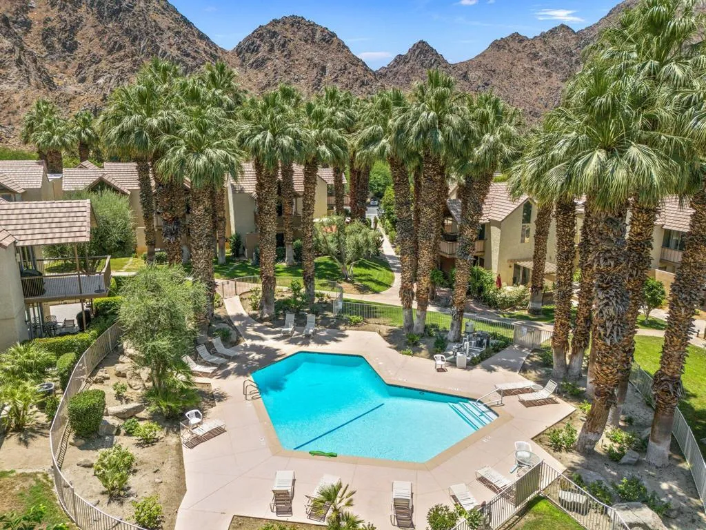 46750 Mountain Cove Drive 21, Indian Wells, California 92210 home-pic-1