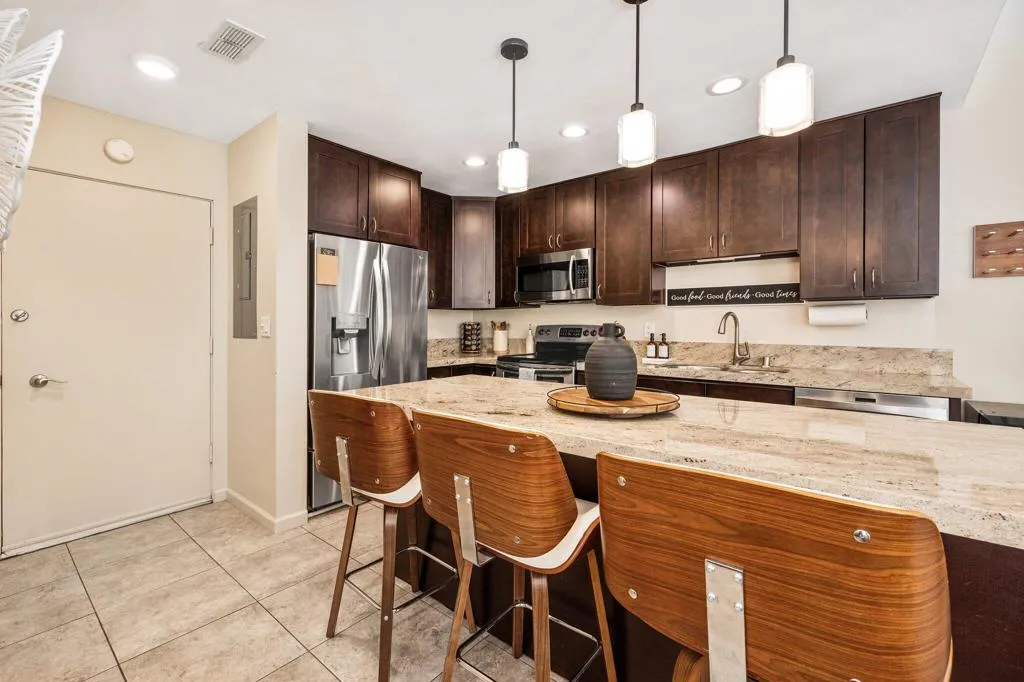 46750 Mountain Cove Drive 21, Indian Wells, California 92210 home-pic-32