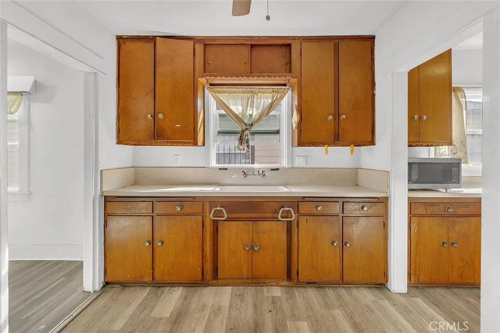 926 East 97th Street, Los Angeles, California 90002 home-pic-15