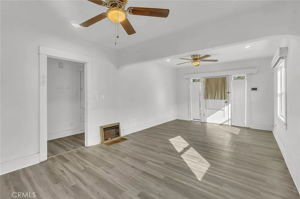 926 East 97th Street, Los Angeles, California 90002 home-pic-6